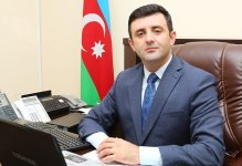 Təhsil idarəsinin müdiri qəbuluna gələn qazini cərimələtdirdi