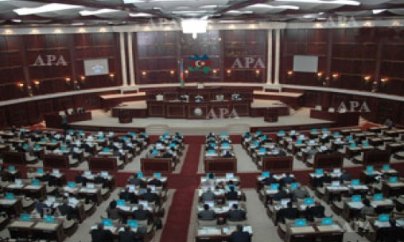 2015-ci ilin büdcə zərfi Milli Məclisdə  