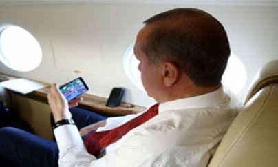 Ərdoğan “Bakı -2015”i mobil telefonla izlədi   - Təyyarədə