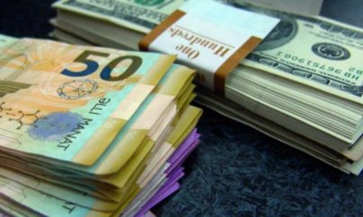 Bakıda dollar ucuzlaşıb