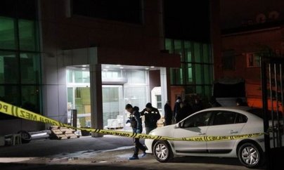 Türkiyədə iki qəzetin ofisinə silahlı hücum - FOTO