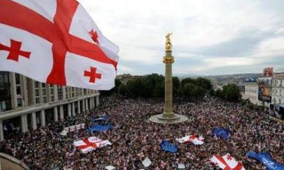 Gürcüstanın Müstəqillik günü NATO tanklarının əhatəsində - FOTOLAR