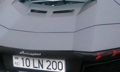 Bakıda 1 milyon manatlıq maşın sürən tələbə var - FOTO