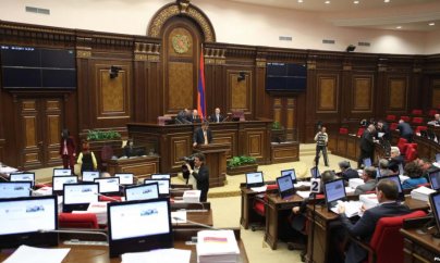 Ermənistan da dövlət büdcəsini azaldır