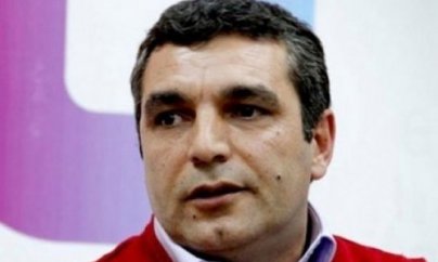 İkisindən biri doğru danışmır  - Natiq Cəfərli