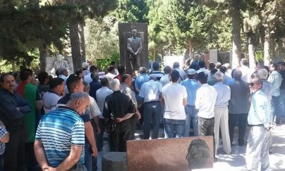 Elçibəyin məzarı ziyarət edildi