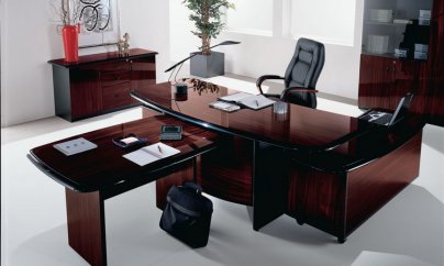 Baş redaktorların neçə yaşı var?