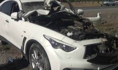 Daha bir məmur oğlu bahalı avtomobillə qəza törətdi