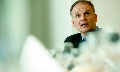 Belçikalı senator AŞPA-dan istefa verib