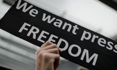 Sərhədsiz Reportyorlar bəyanat yaydı: Jurnalistlərə təzyiqlərə son qoyulsun 