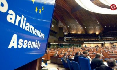 Korrupsiyada adı çəkilən deputatlar nümayəndə heyətindən çıxarıldı