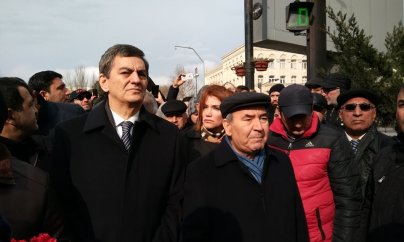 Milli Şura şəhidləri ziyarət etdi