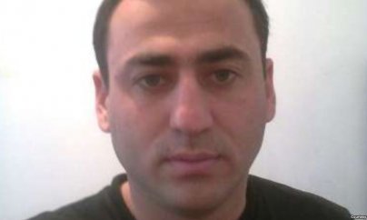 Həbsdəki jurnalistlə icra başçısının məhkəməsi başlayıb