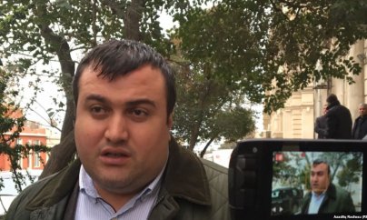 İcra başçısı vəkildən şikayət edib