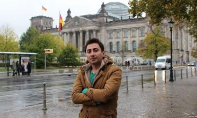 Siyasi fəalın atası sərbəst buraxılıb