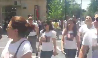 Jurnalist və məhbus ailələri polisə aparılıb