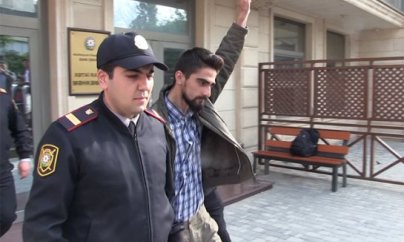 Anası: Qiyas İbrahimovu hər gün günəşin altında saxlayırlar