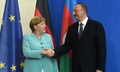 Merkel Azərbaycan qazını gözaltı edir