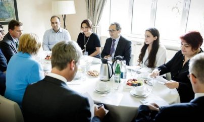 Merkel Bakıda vətəndaş cəmiyyətinin nümayəndələri ilə görüşüb