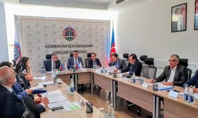 Vəkillik institutuna siyasi təzyiqlər Varşavada müzakirə edildi