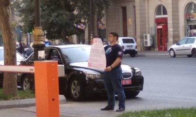 XİN-in qarşısında aksiya keçirən müsavatçı saxlanılıb