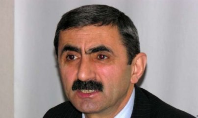 Aslan İsmayılovun evinə polislər göndərildi