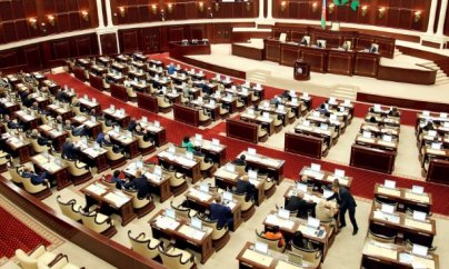 Deputatlar onlara təqdim olunan bahalı hədiyyələri Milli Məclisə təhvil verəcəklər