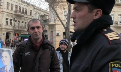 Rəsulzadə ilə bağlı ''flashmob'' keçirmək istəyən gənclərə polis müdaxilə edib
