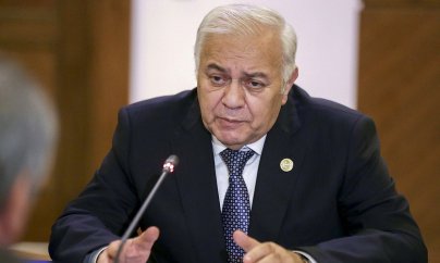 Oqtay Əsədov rəqiblərinə necə təzyiq edir: 6 imtina, 3 qeydə alınmayan namizəd