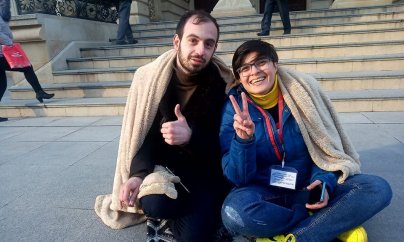 Namizədlər MSK-nın qarşısında oturaq aksiyaya başladılar