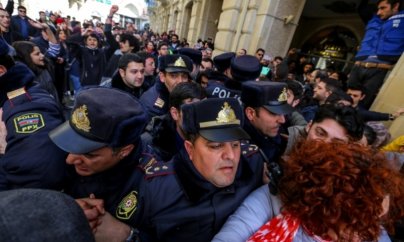 Feministlərin aksiyasında jurnalistlərə qarşı polis zorakılığı