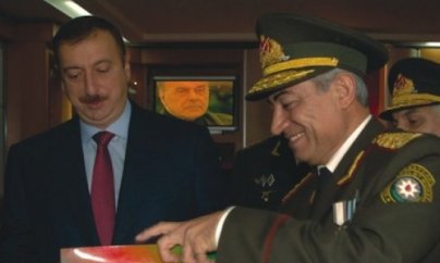 Vaqif Axundov vəzifəsini itirdi