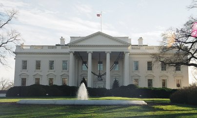 Qərb mediası ABŞ-ı qoyduğu sanksiyaları pozmaqda günahlandırdı