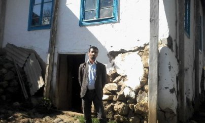 Tikəband sakini: Məmurlar 6 uşağın həyatı ilə oynayır