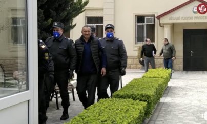 Tofiq Yaqubluya geyim, sovqat qadağası və telefon məhdudiyyəti...