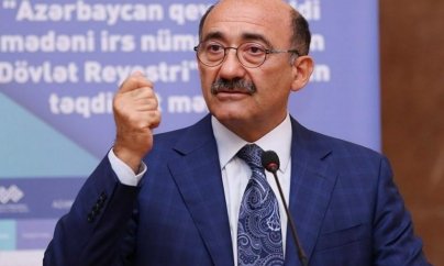 Qarayevin dağıdıcı tamahı, rüşvət piramidası