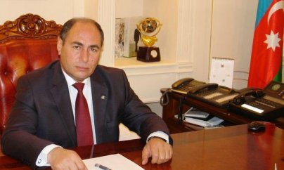 Başçı əl-ayağa düşdü: kartları “qaytarır”, maaşlar...