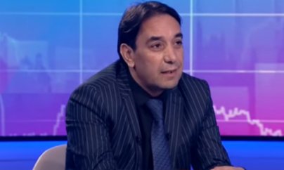 Əsər yazan kitab alverçisi