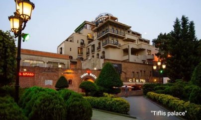 Azərbaycan belə talanır: 70 yaşlı məmurun milyonluq seyrəngahı... - FOTOLAR 