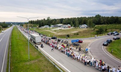 Vilnusdan Belarus sərhəddinə qədər uzanan dəstək mitinqi: 