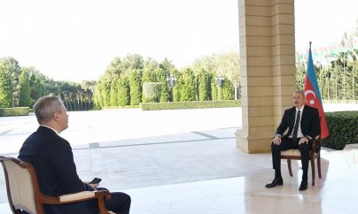 İlham Əliyev: “Bütün silahlar Rusiyadan pulsuz göndərilir”