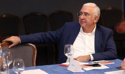 Adil İsmayılov koronavirusdan vəfat edib