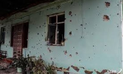 Müharibə zamanı evi dağılmış vətəndaş: indiyədək 3 ədyal veriblər 