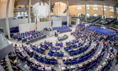 Almaniyalı deputatlar: Azərbaycandan pul alan Fişerin toxunulmazlığı ləğv edilsin