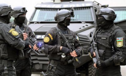 Bakıda polis əmrə tabe olmayan şəxslərə atəş açıb, yaralanan var