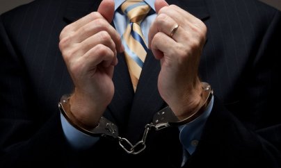 Azərbaycanda bələdiyyə sədri rüşvətə görə həbs edildi