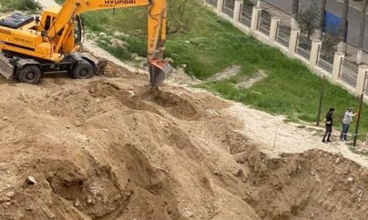 Məktəbin yanında qanunsuz göydələn tikən nazir kimdir? (VİDEO)