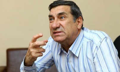 Arif Quliyev süni tənəffüs aparatına qoşulub