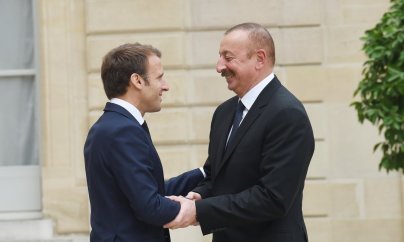 Makron İlham Əliyevi Fransanın iştirakı ilə dialoqa çağırdı