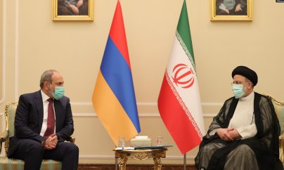 Paşinyan Rəisi ilə görüşüb